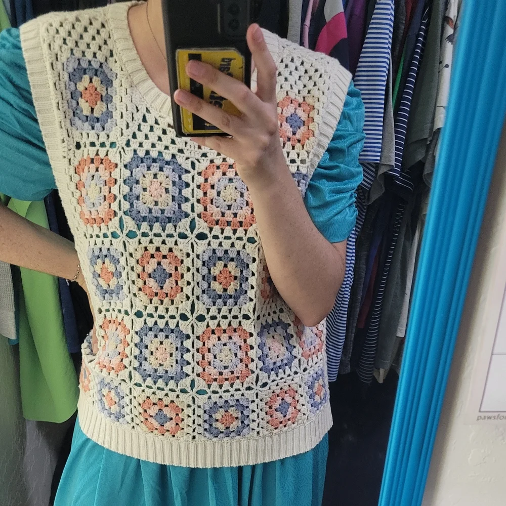 Lucky Brand Women's Granny Square Crochet Vest - Picture 14 of 16